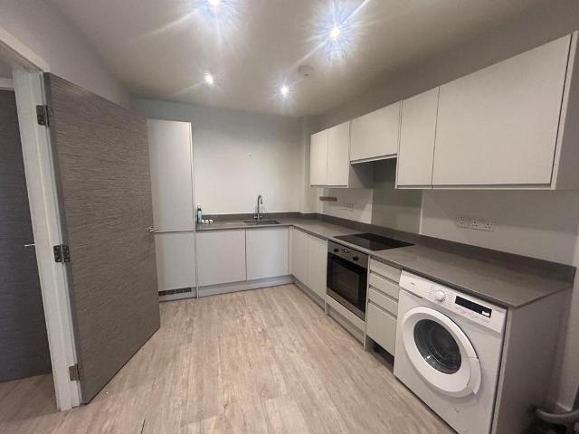 Marsh Road, Pinner 1 bed house to rent £1,700 pcm £392 pw