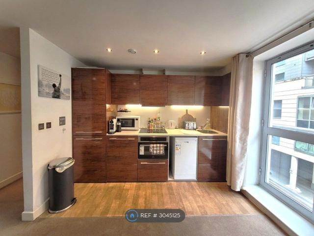 Marsh Street, Bristol BS1, 2 bed flat to rent, £1,650 pcm | PrimeLocation