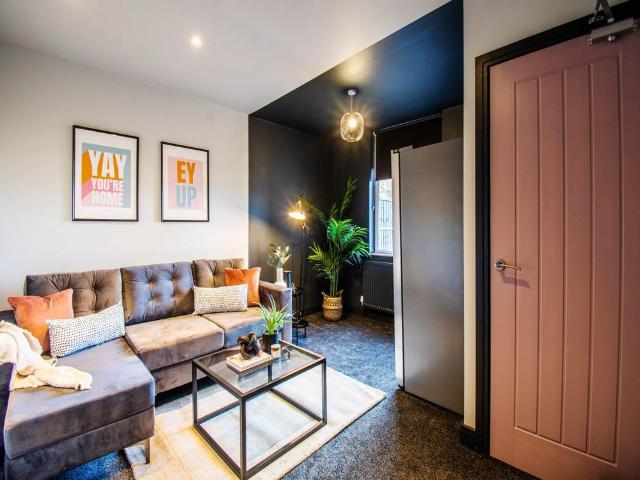 Marshall Terrace Room 5, Crossgates, Leeds
