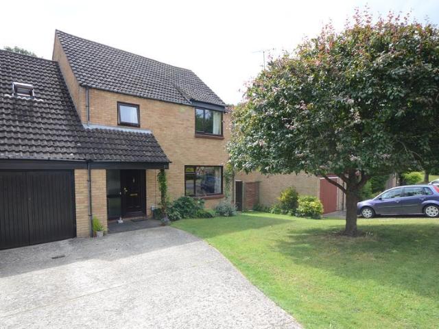 Marshall Close, Purley On Thames, Reading RG8, 5 bed link detached house to rent, £2,350 pcm | PrimeLocation