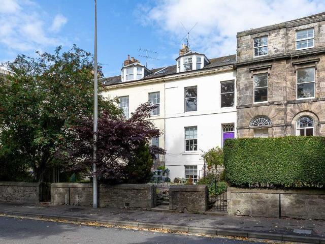 Marshall Place, Perth PH2, 3 bed flat to rent, £1,075 pcm | PrimeLocation