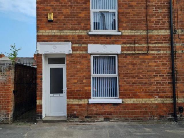 Marshall Street, Newland Avenue, Hull 2 bed terraced house to rent £625 pcm £144 pw