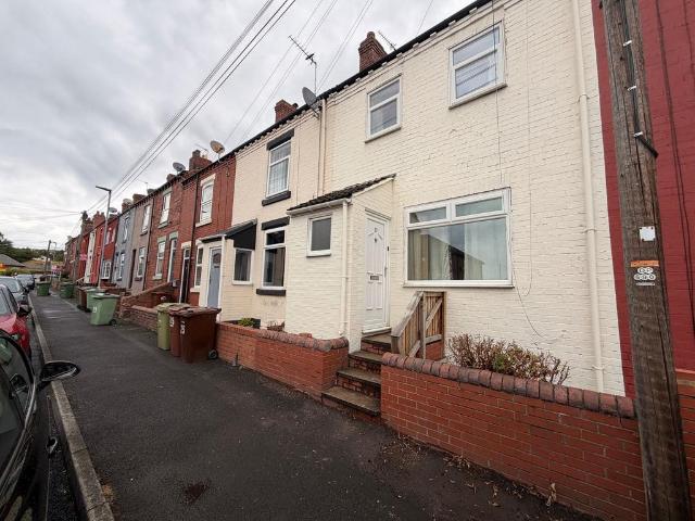 Marshall Street, Stanley, WF3 2 bed terraced house to rent £800 pcm £185 pw