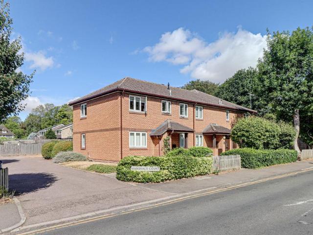 Marshalls Court, Woodstock Road. 2 bed flat to rent £1,900 pcm £438 pw