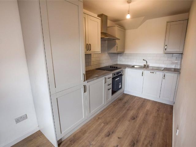 Marsland Road, Sale, Greater Manchester M33, 1 bed flat to rent, £950 pcm | PrimeLocation