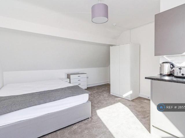 Marston Road, Stafford, ST16 1 bed in a house share to rent £600 pcm £138 pw
