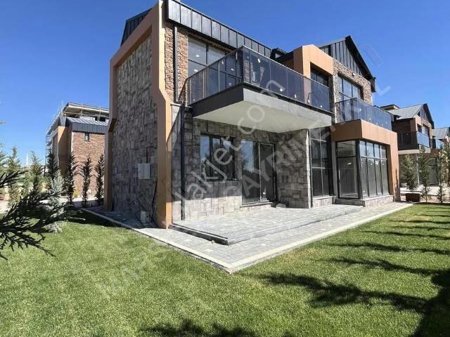 Marsteel'den Yazır'da 5+1 Ultra Lüx Villa