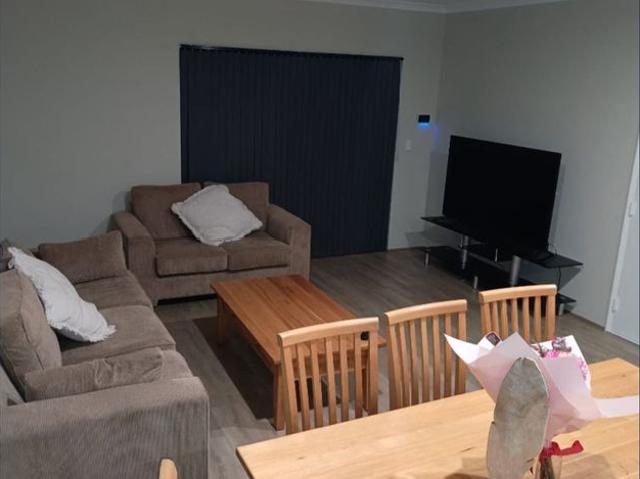 Master Bedroom with Private Ensuite & Courtyard Available – Alkimos