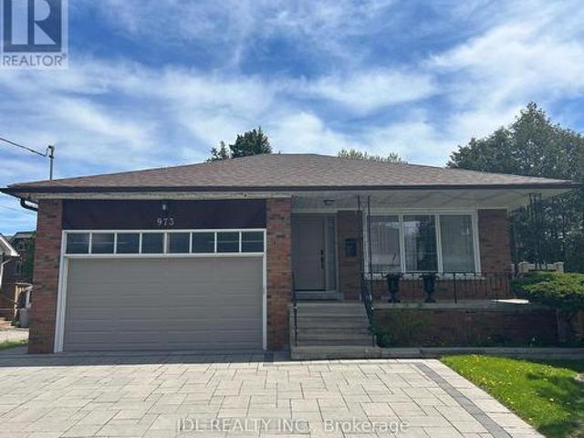 Master Bedroom A Bsmt 973 Willowdale Ave Avenue, Toronto, ON, M2M 3C6 house for lease | Listing ID C13807 | Royal LePage