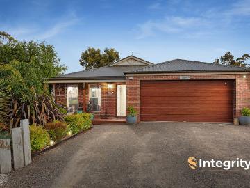 Kinglake East, Nillumbik, Victoria - Equipped kitchen