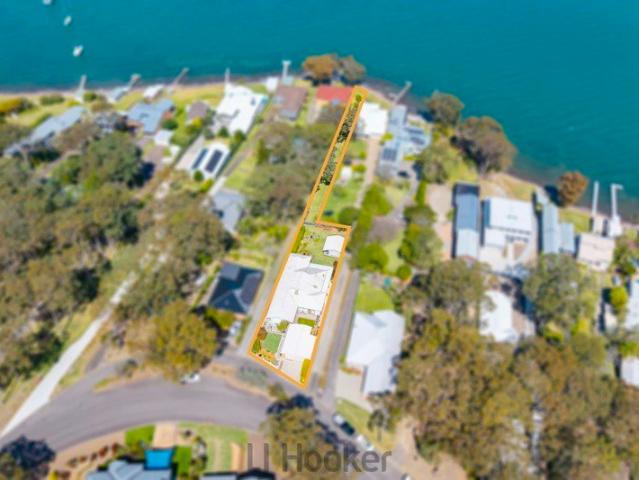 MASTER BUILT WATERFRONT DESIGNED TO ENJOY