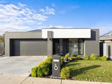 Masterclass in Modern Luxury Home!