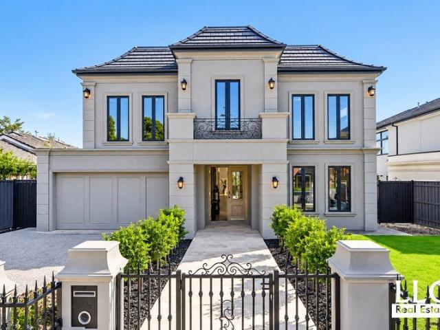 Masterfully Crafted Home In the Heart of Glen Waverley
