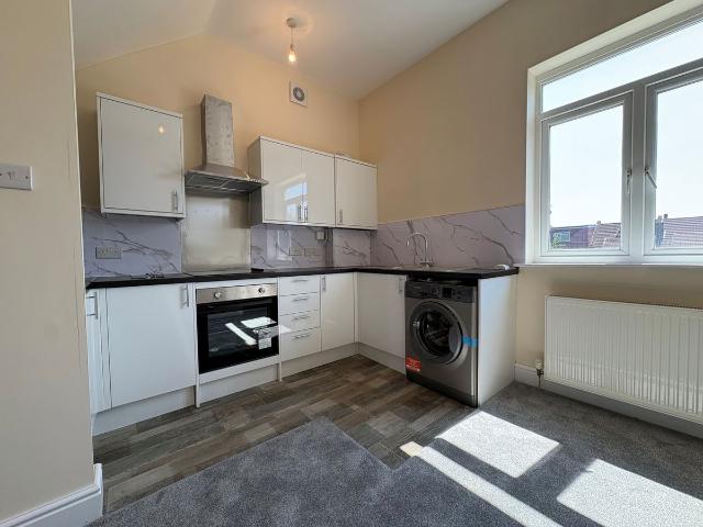 Maswell Park Road, Hounslow TW3, 1 bed flat to rent, £1,200 pcm | PrimeLocation