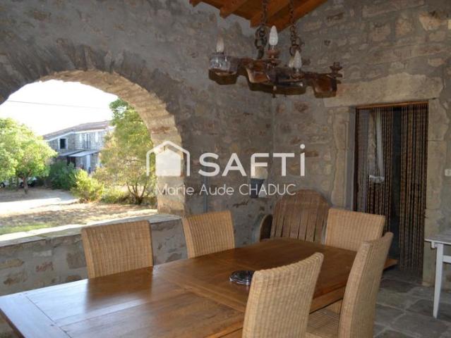 Mas 272 m2, jardin attenant constructibe, non mitoyen