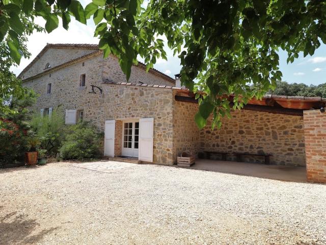 Mas 390 m2 au coeur des Cévennes Au coeur des Cévennes sur 1. 390m² Saint Martin de Valgalgues