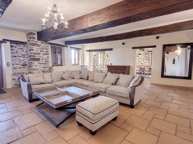 Mas 584m² Montbolo