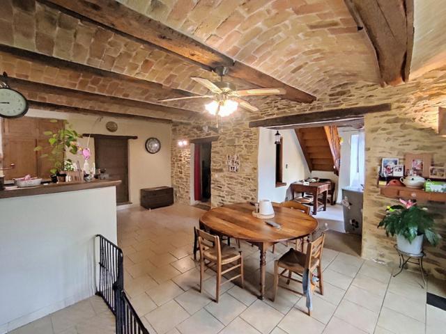 MAS CEVENOL SUR 14 HECTARES VUE DOMINANTE SOURCES 20 MINUTE