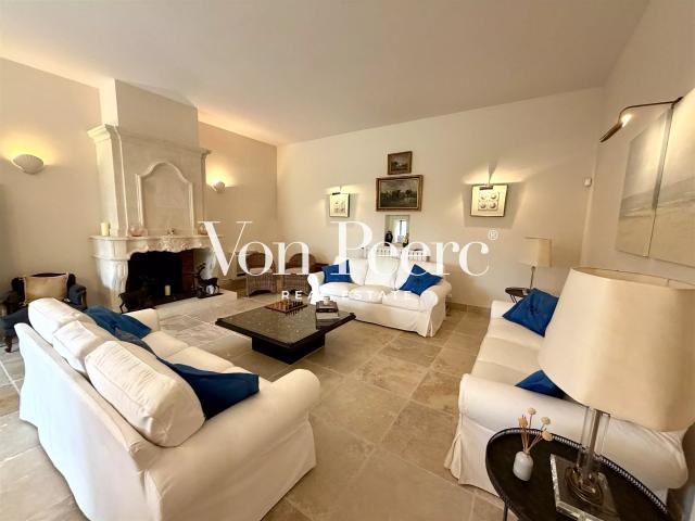 Mas ancien entre Avignon et Saint Rémy de Provence avec 5 ch. 260m² Saint Rémy de Provence
