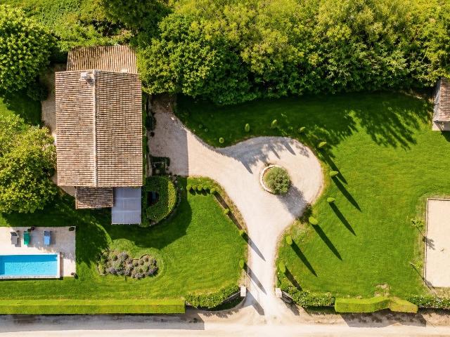 Mas avec vue sur le Luberon 230m² Taillades
