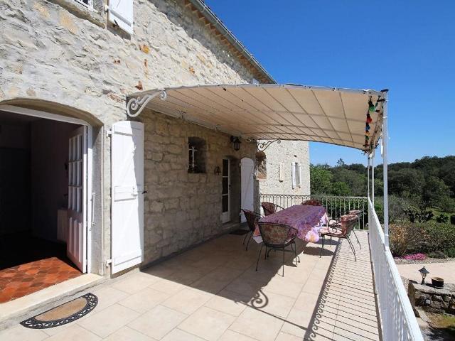 Mas avec chambres d'hôtes + gîte et piscine 316m² Les Vans