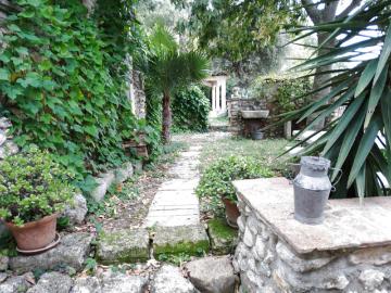 Mas avec Gîtes et Chambres d'hôtes en Ardèche sud