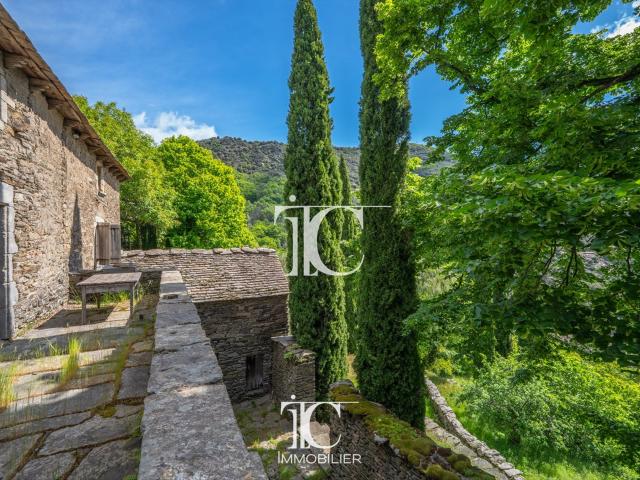 MAS D’EXCEPTION DU XVIIE SIÈCLE – 236 M² – 38 HECTARES – VUE. 236m² Les Vans