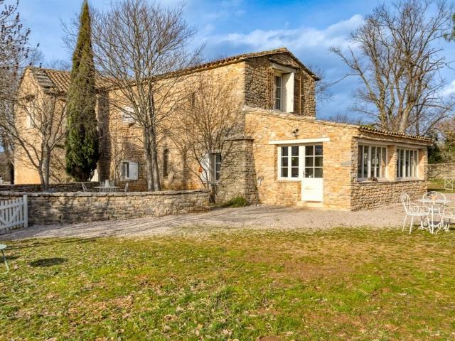 Mas d’exception en pierre apparente charme et authenticité 311m² Montpellier