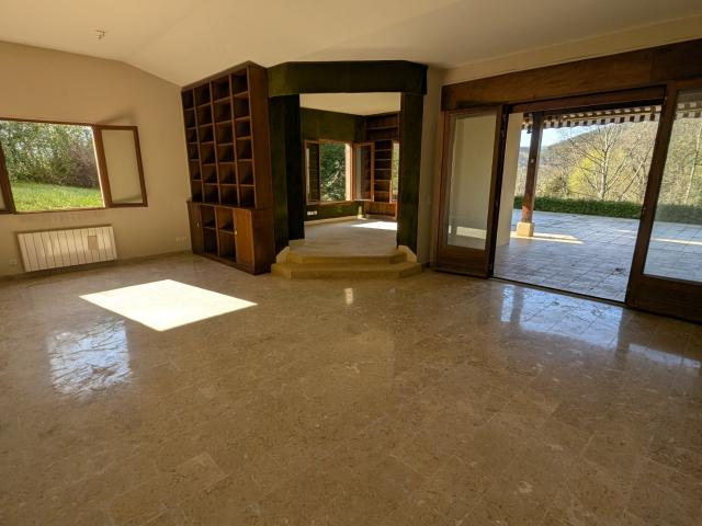 Mas d'azil, 225 m2 habitable sur 2 ha