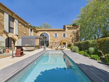 Mas d'exception avec chambres d'hôtes, écuries et prestation. 675m² Istres