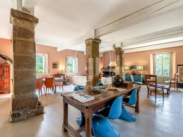 Mas de caractère avec piscine et oliveraies à vendre proche. 388m² Beaumes de Venise