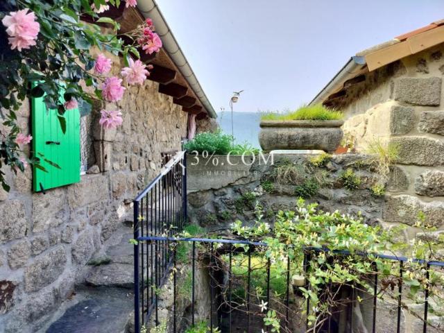 Mas de caractère en pierre de pays de 266m2 idéal gîte