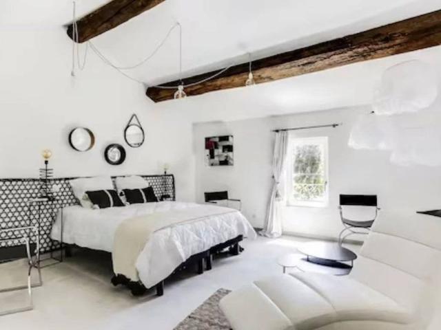 Mas de charme meublé, 4 chambres, piscine