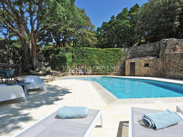 Mas de Charme en Pierre à Gordes: Location Saisonnière au Coeu