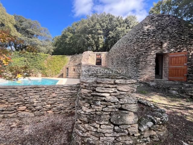 Mas de Charme en Pierre à Gordes: Location Saisonnière au Coeu