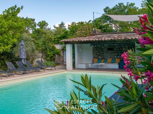 Mas de charme intimiste avec grand terrain arboré et spacieu. 228m² Les Vans