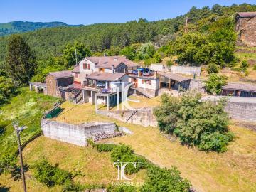 Mas De Hameau 134 M² – Vue Panoramique – Terrain 9 300 M² 134m² Les Vans
