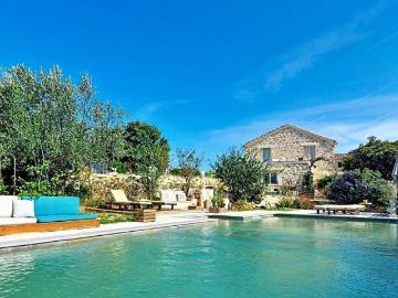 Mas de prestige au cŒur des vignes – 467 m² habitables