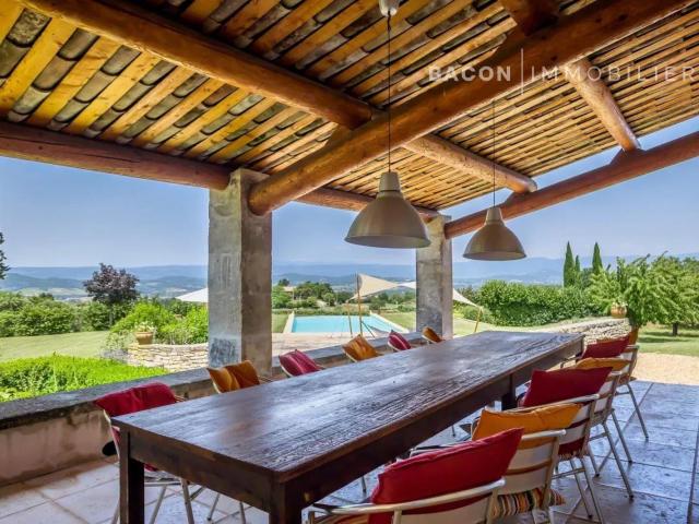 Mas du 18ème avec superbes vues 358m² Bonnieux