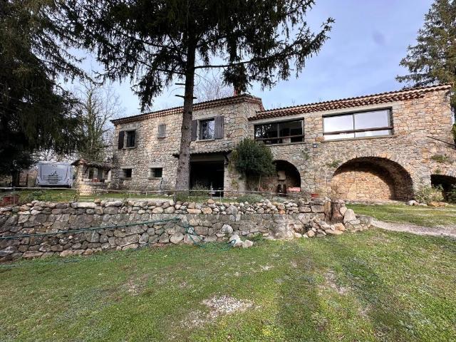 Mas en pierre à vendre 137m² Joyeuse