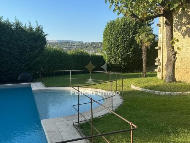 Mas en pierre dans domaine recherché Opio, proche Golf de L 230m² Opio