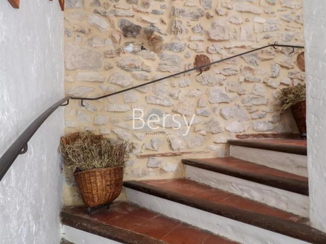 MAS en pierre de 225m2 dépendance 6 4+2 chambres Pis. 225m² L'Isle sur la Sorgue