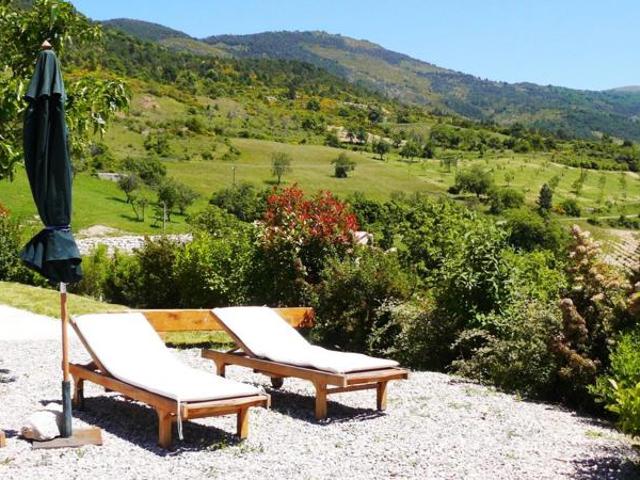 MAS EN PIERRE DE 500 M² SUR 6000 M² DE TERRAIN