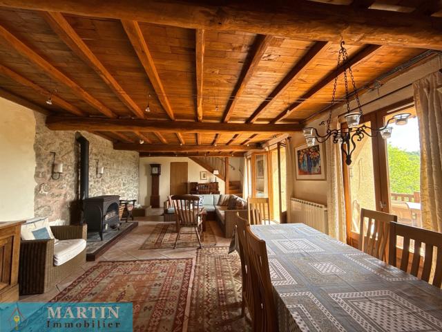 Mas En Pierre Et Une Grange 134m² Corsavy