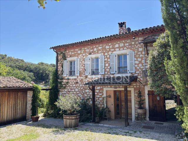 Mas en pierre, piscine, proche Valbonne, au calme dans un en. 152m² Roquefort les Pins