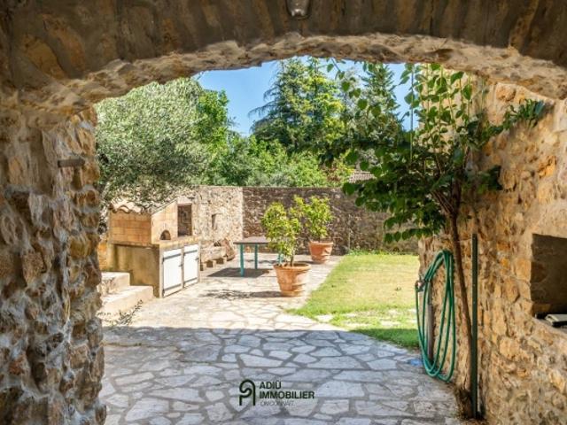 Mas en pierre proche Uzès Goudargues