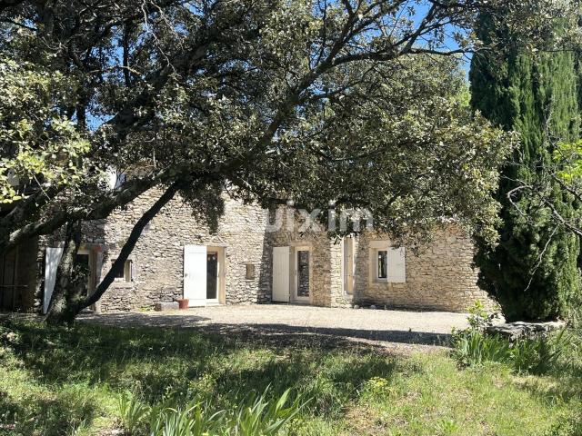 Mas en pierre sur grand jardin arboré Grignan 100m² Grignan