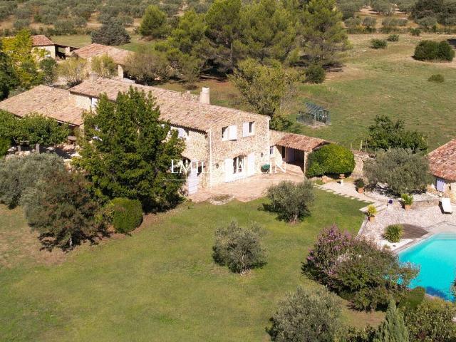 Mas provençal du XVIIIe siècle au coeur du Sud Luberon 340m² Lauris