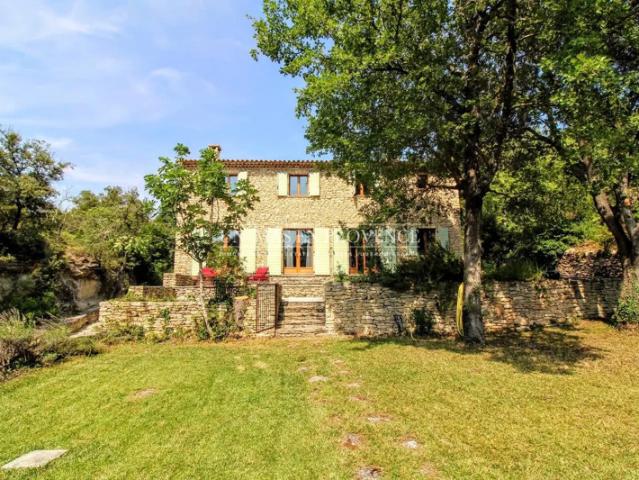 Mas Provençal de Charme avec Piscine ? Vue sur les Collines du