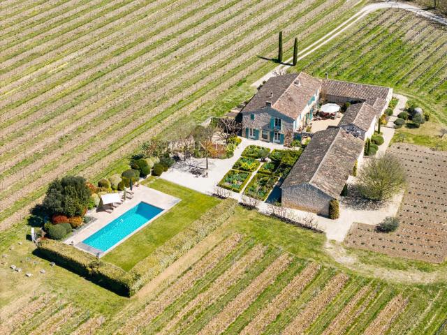 Mas provençal d'exception à vendre dans le Triangle d’Or du. 340m² Goult